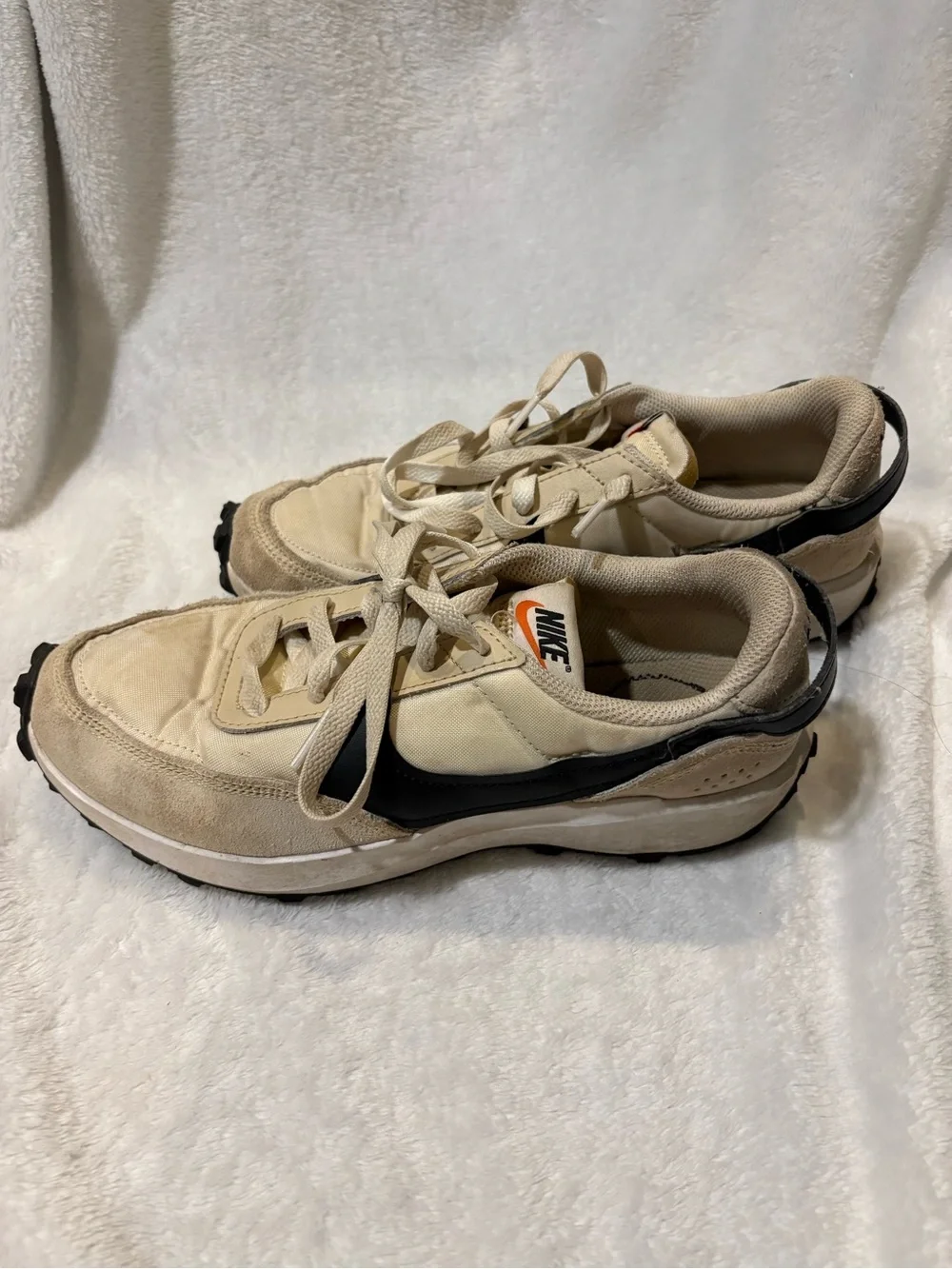 Nike Cream and Black Casual Sneakers